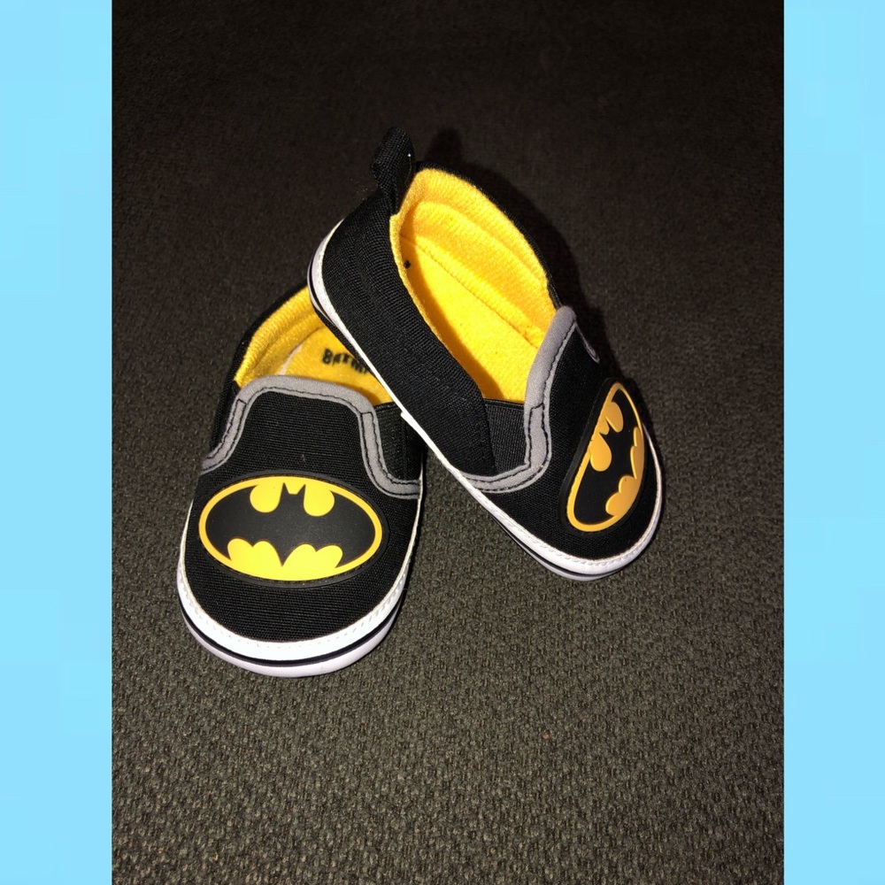 NWOT Batman shoes💛🖤